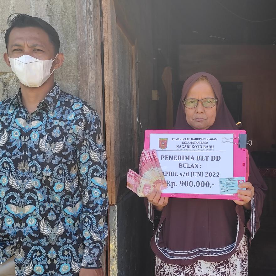 Penyerahan Bantuan Langsung Tunai Dana Desa (BLT DD ) Bulan April s/d Juni 2022